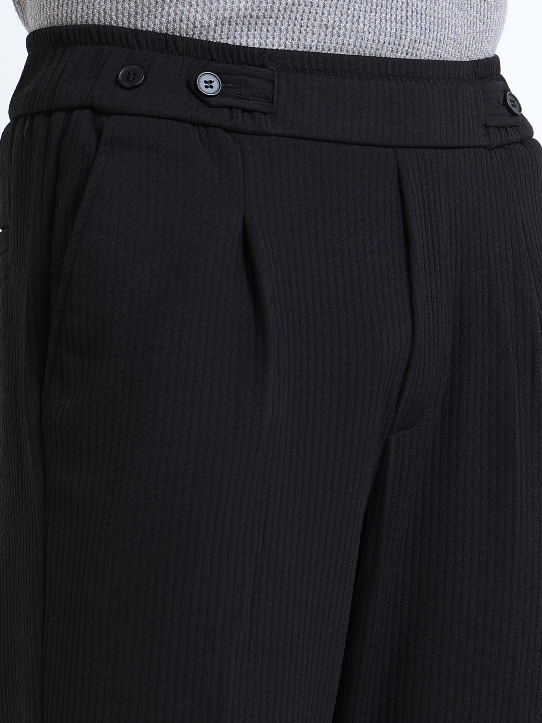 Textured Dual-Button Pleated Trousers