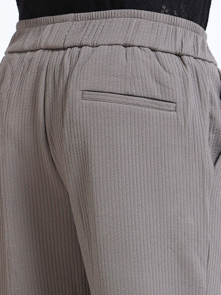 Textured Dual-Button Pleated Trousers