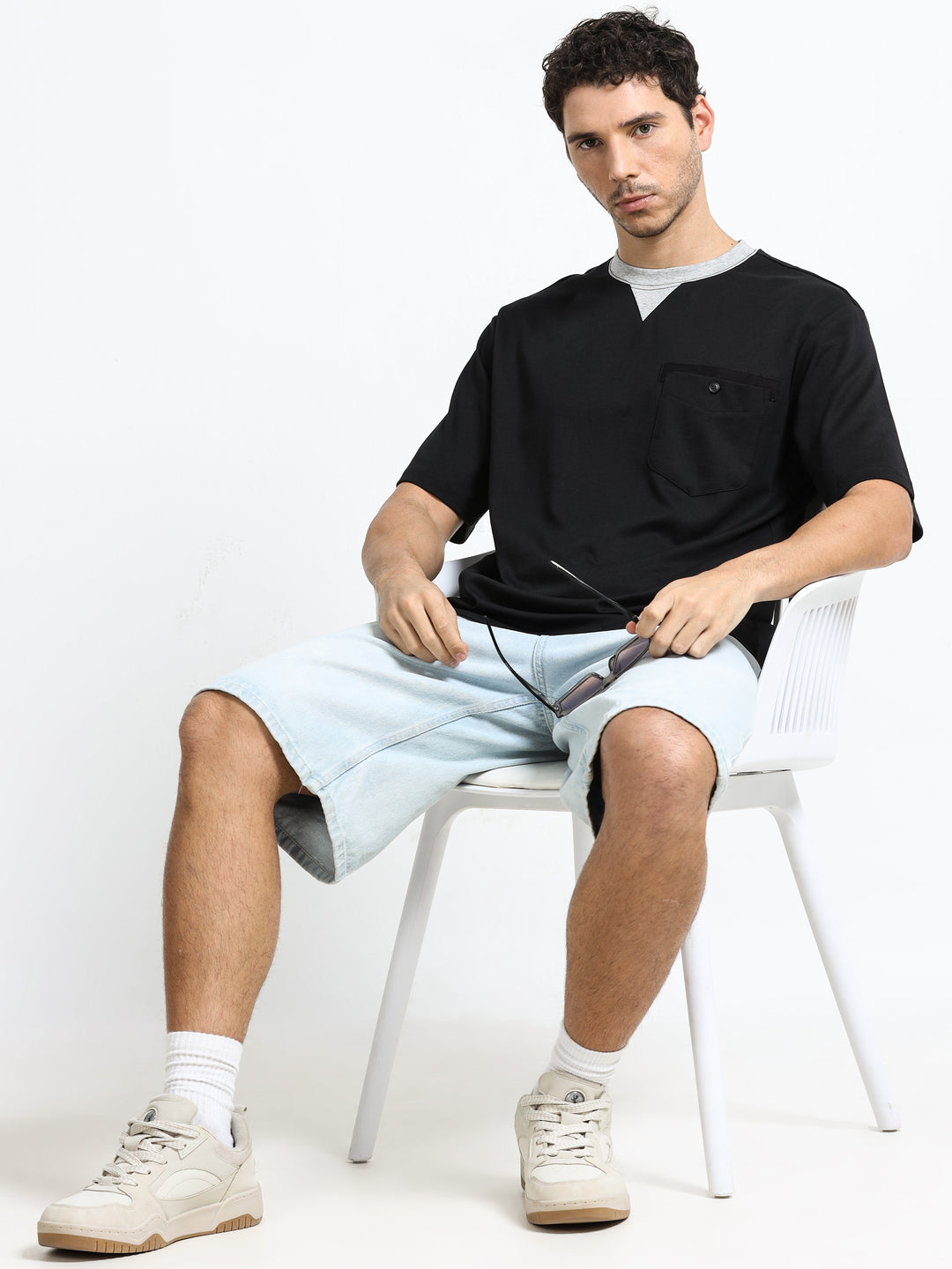 Contrast Neck Pocket Black T-Shirt