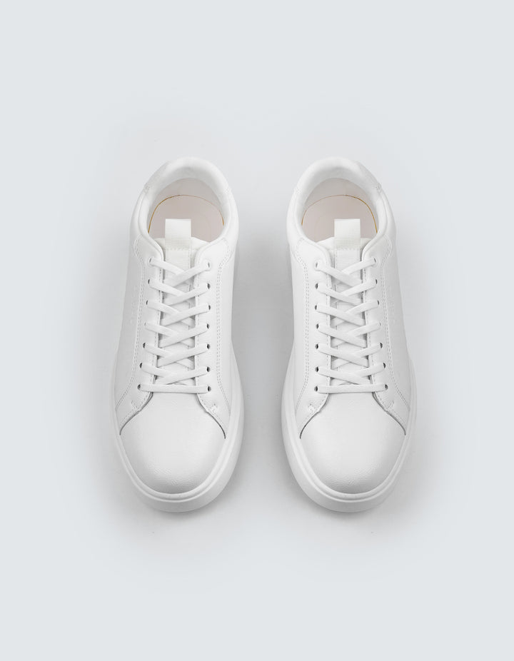 Urban Crest – White / Camel
