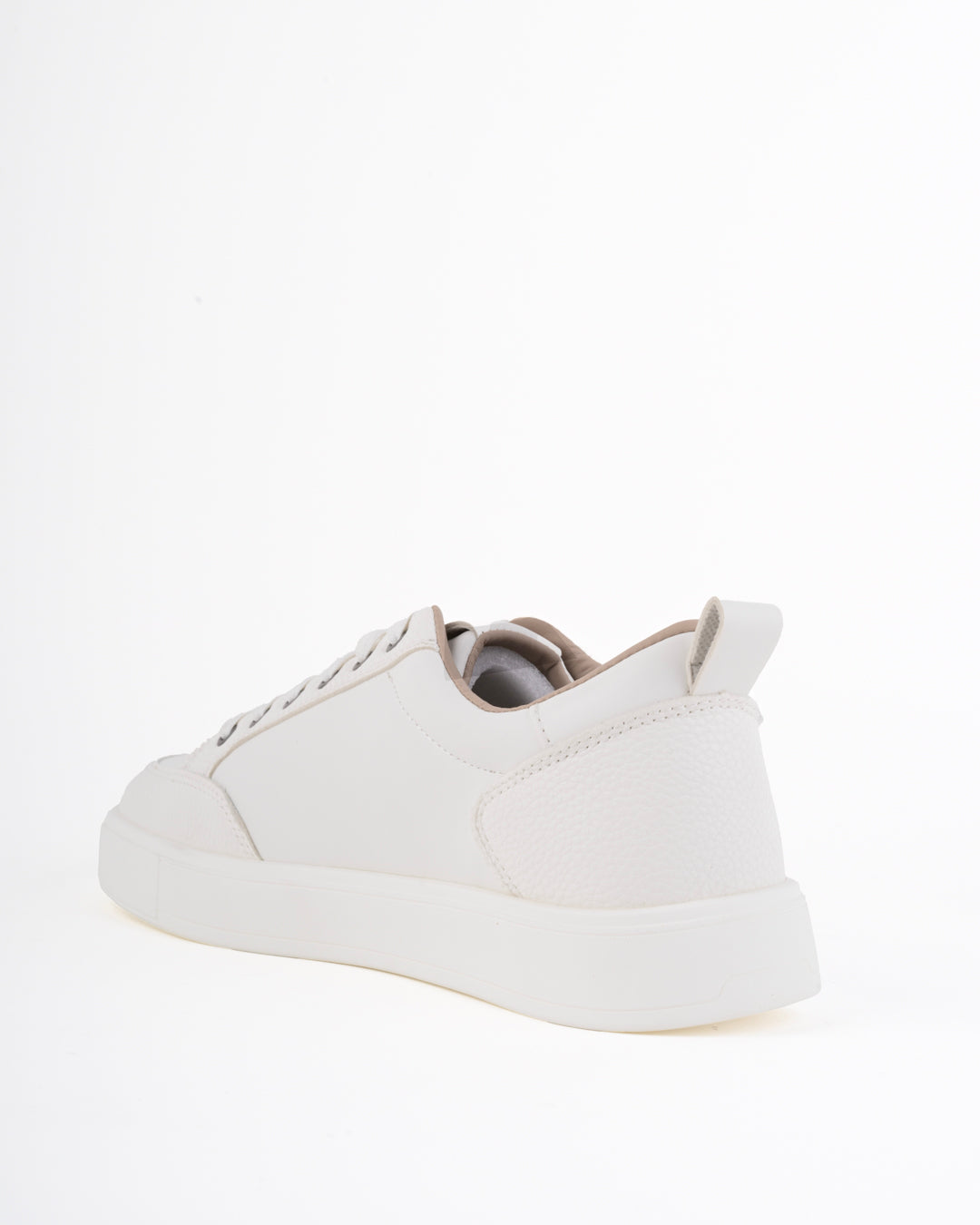 Novaire Sneakers – Ivory Cloud