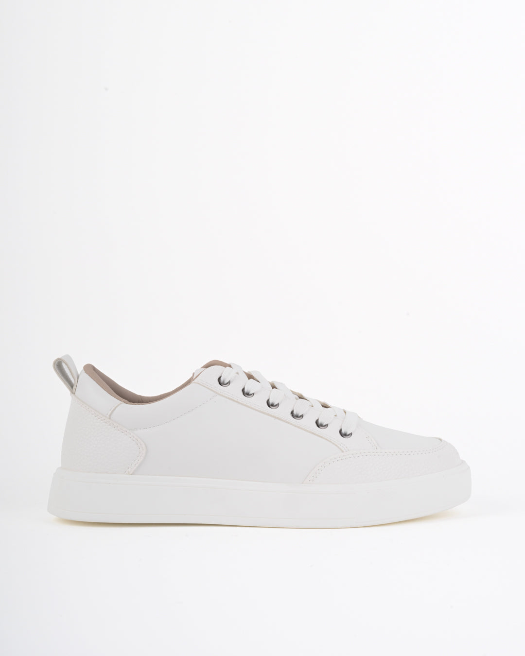 Novaire Sneakers – Ivory Cloud