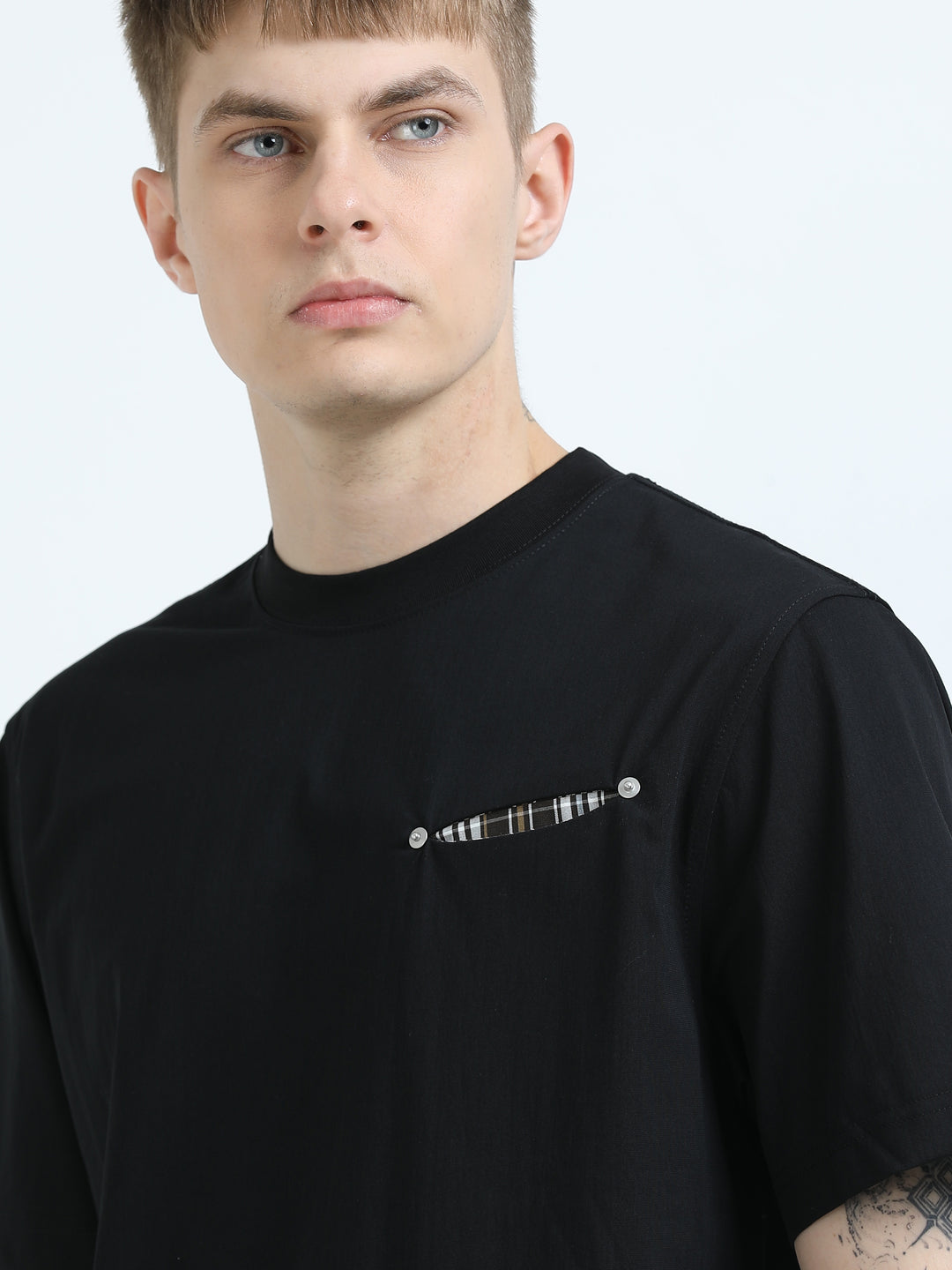 Minimal Badge Detail Crew Tee